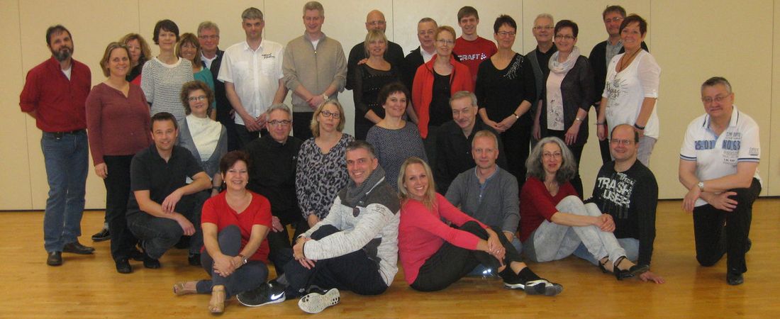 Slowfox, Discofox und Salsa sowie Tango Argentino im Breitensport